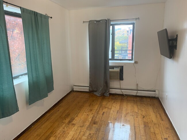 Building Photo - 1071 Jefferson Ave