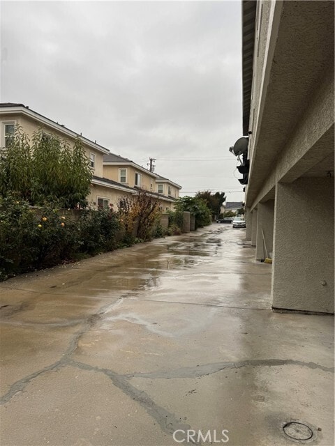 Building Photo - 5704 Sultana Ave