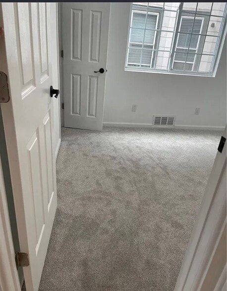 Building Photo - 48 Laurel St