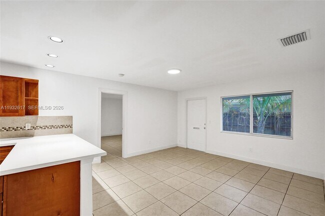 Building Photo - 30 SW 8th St