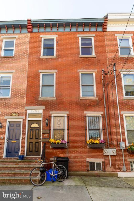 Building Photo - 1708 Catharine St