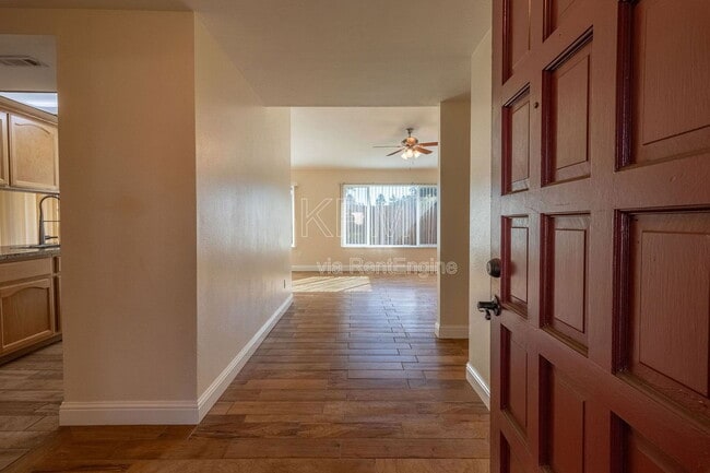 Building Photo - 2414 Shropshire Dr