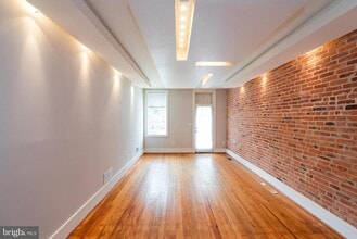 Building Photo - 3206 Elliott St