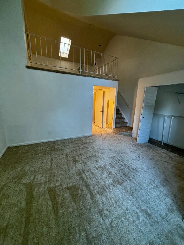 Building Photo - 5 Hawk Run Ct