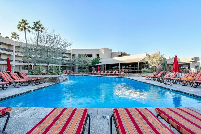 Building Photo - 7401 N Scottsdale Rd