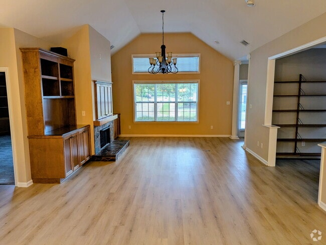 Building Photo - 2203 Amberley Dr