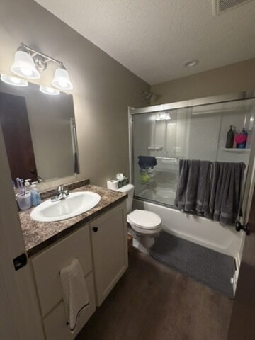 Building Photo - Beautifully Remodeled 2-Bedroom Upper Unit in Historic Durand