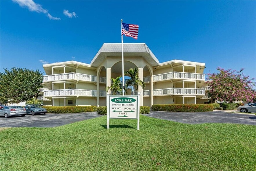 Building Photo - 1100 Ponce de Leon Cir