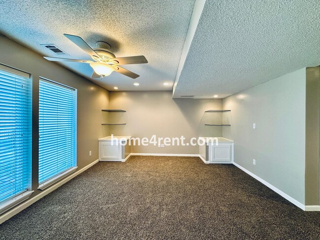 Building Photo - BRAND NEW PAINT & CARPET!! Gorgeous, Updat...