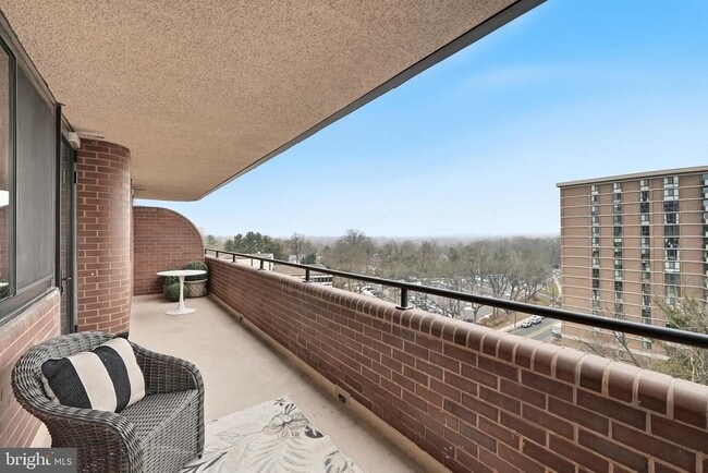 Building Photo - 4550 N Park Ave