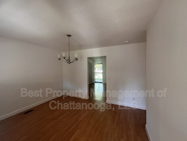 Building Photo - 4000 Webb Rd