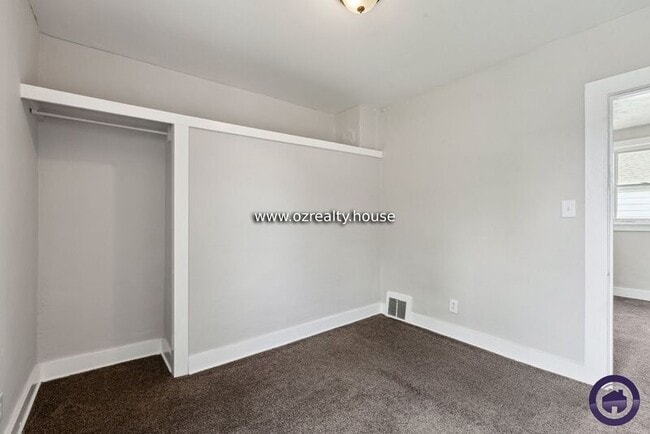 Building Photo - 1310 Almon Ave