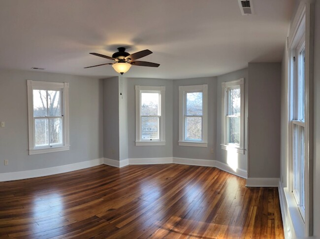 Building Photo - Beautifully Restored Home in Clarke County