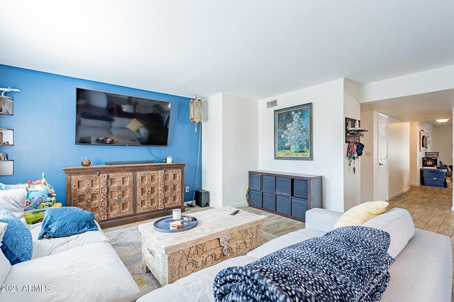 Building Photo - 4353 E Pearce Rd