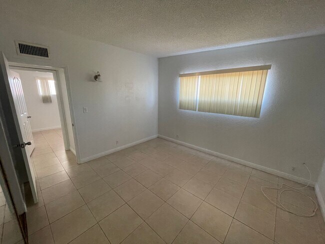 Building Photo - 5055 Blanton Dr
