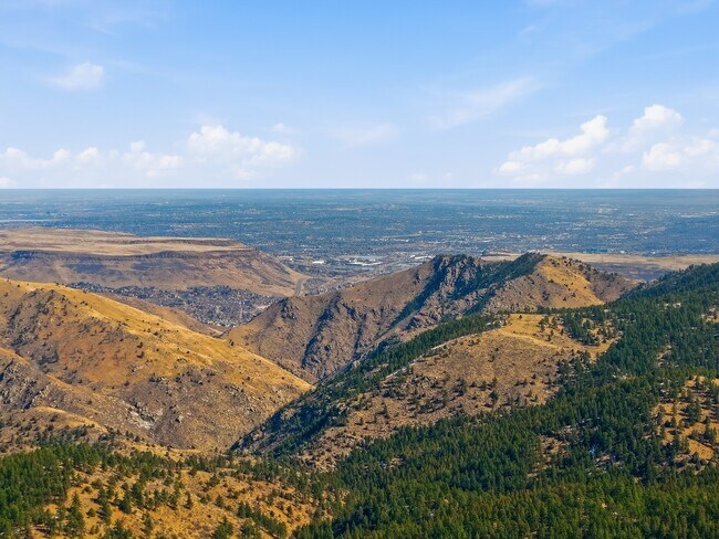 Building Photo - 499 Pine Song Trail