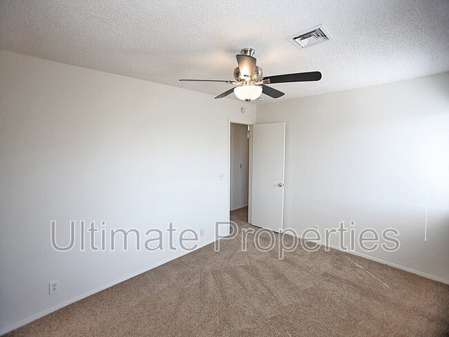 Building Photo - 10009 N 66th Ln