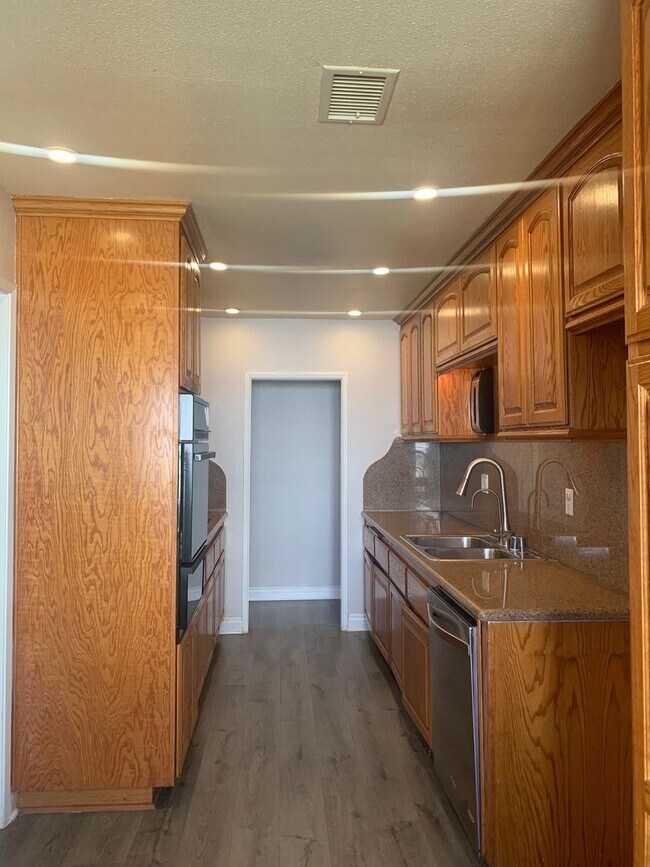 Building Photo - **Spacious Casita Style Condo 3 Bedrooms 2 Bathrooms**