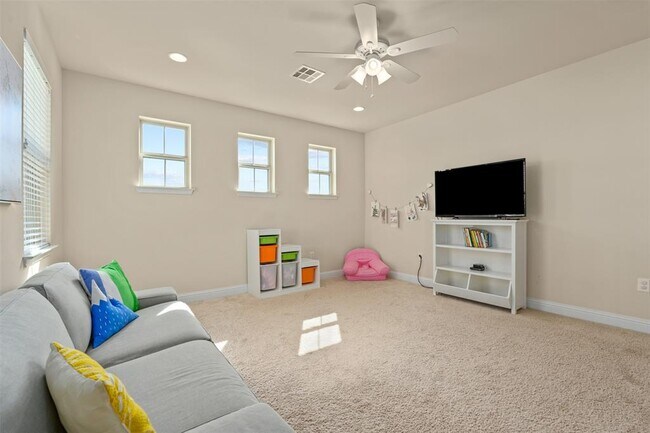 Building Photo - 10915 Hidden Caves Way