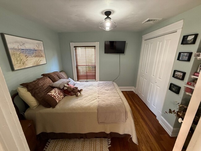 Building Photo - Cozy & Updated - 3 BR home in Old SW!