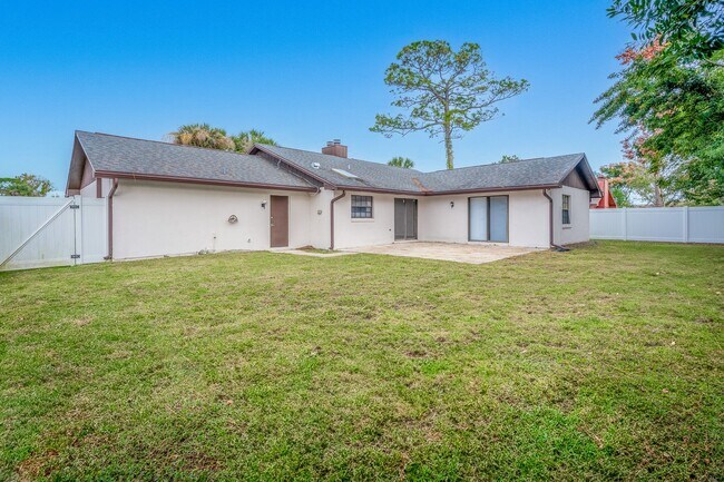 Building Photo - Renovated 3/2 Home in Daytona Beach