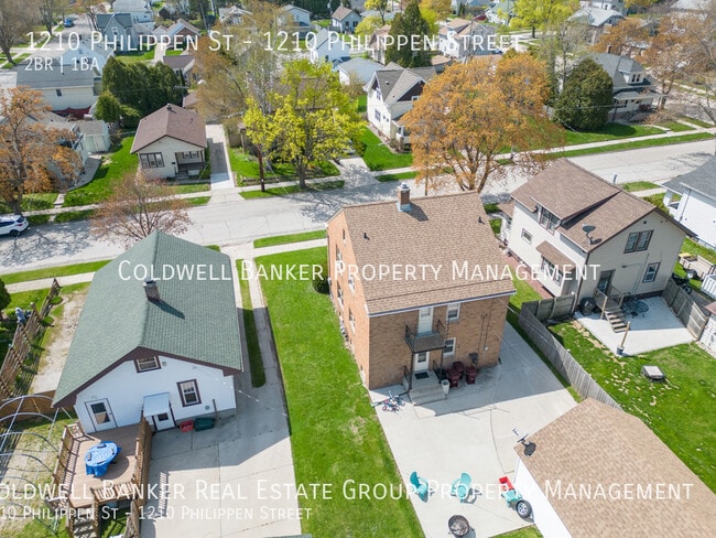 Building Photo - 1210 Philippen St