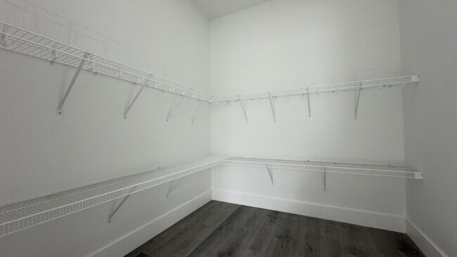 Building Photo - 251 Sladen St