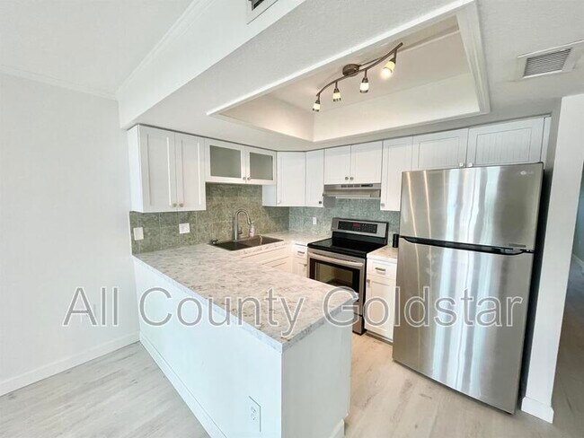 Building Photo - 4410 Warren Ave