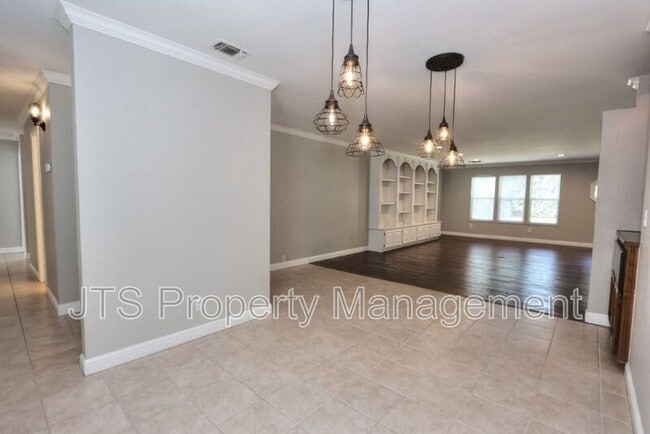 Building Photo - 9221 Rock Canyon Way