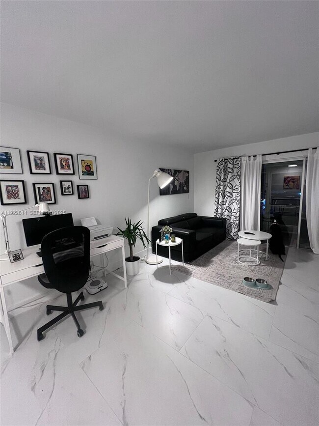 Building Photo - 2970 NE 16th Ave