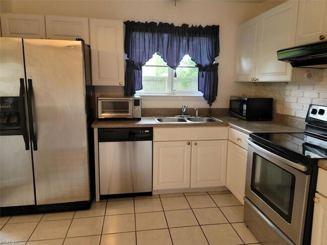 Building Photo - 932 Gossman Dr