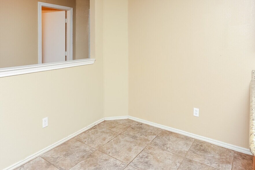 Building Photo - 7325 Meadows Dr N
