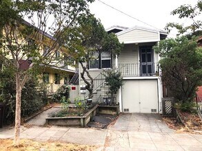 Building Photo - F03230