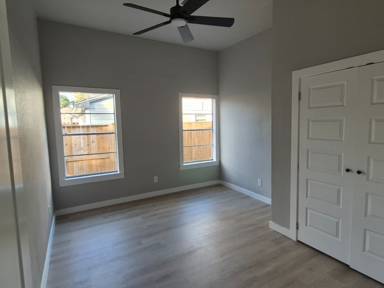 Building Photo - 2209 Gano St