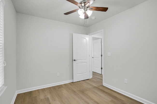 Building Photo - Updated Duplex on quiet street close to downtown.