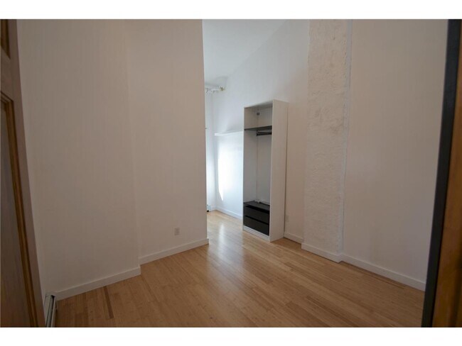 Building Photo - 25 E 26th St