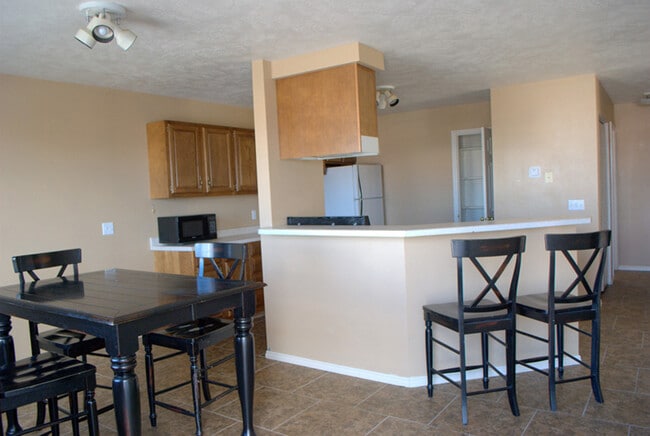 AM Kitchen - Aspen Meadow Apartments