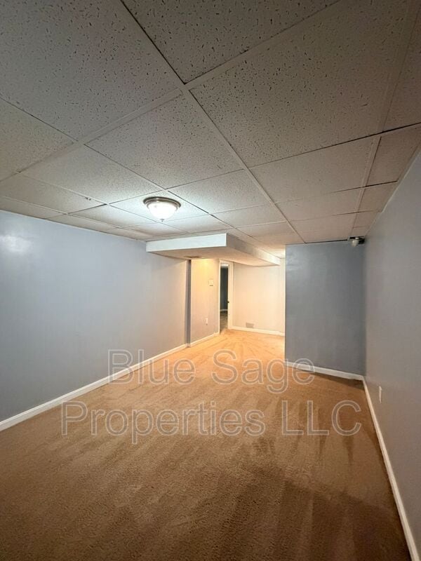 Building Photo - 2118 Valleyview Dr