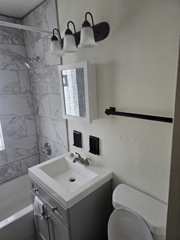 Building Photo - 7816 W Lisbon Ave