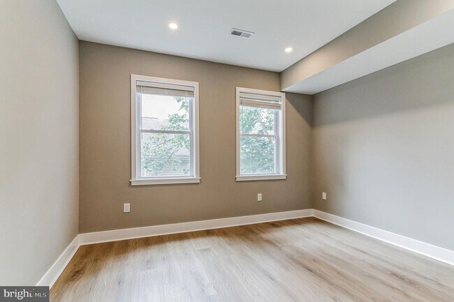 Building Photo - 2710 Latona St