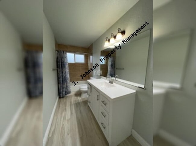 Building Photo - Beautifully Updated 3BR Home in the Heart of Manteca – Move-In Ready!