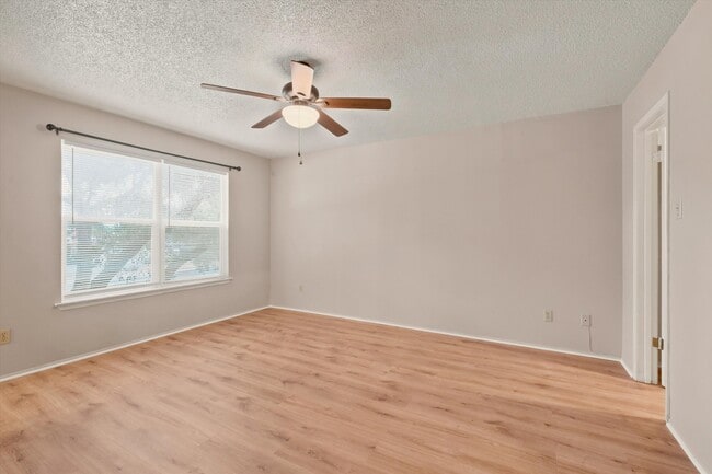 Building Photo - 11136 El Sendero St