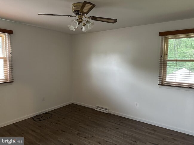 Building Photo - 1447 Knight Ave