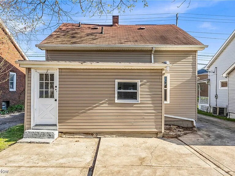 Building Photo - 135 W Bagley Rd