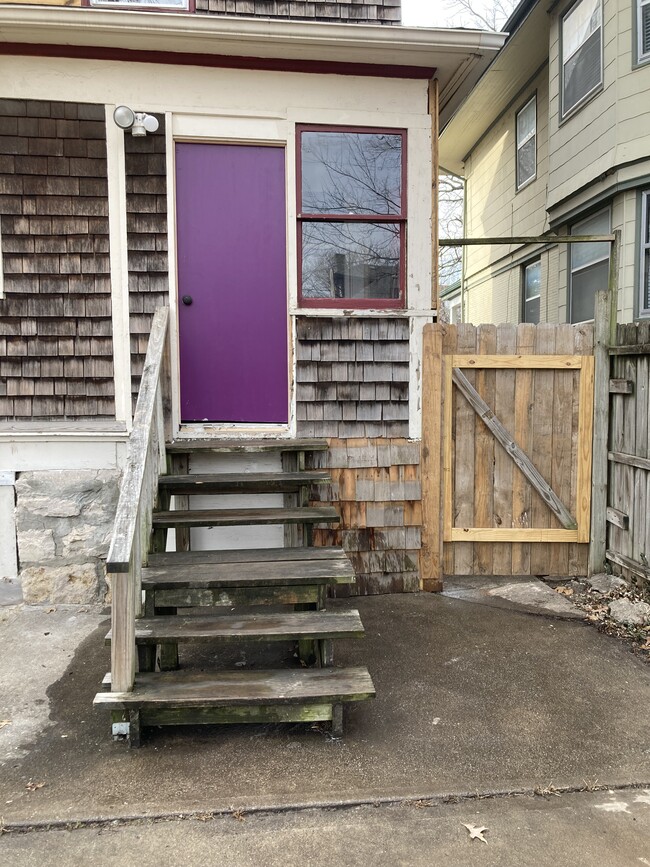 Building Photo - 3327 Wyandotte St