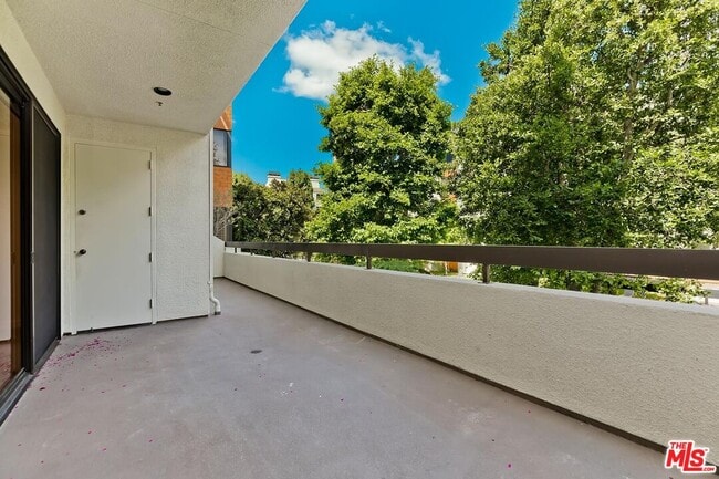 Building Photo - 2142 Century Park Ln