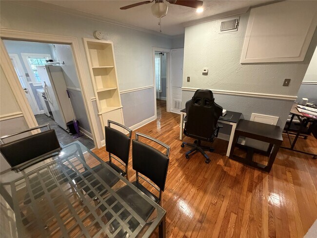 Building Photo - 1109 Autrey St