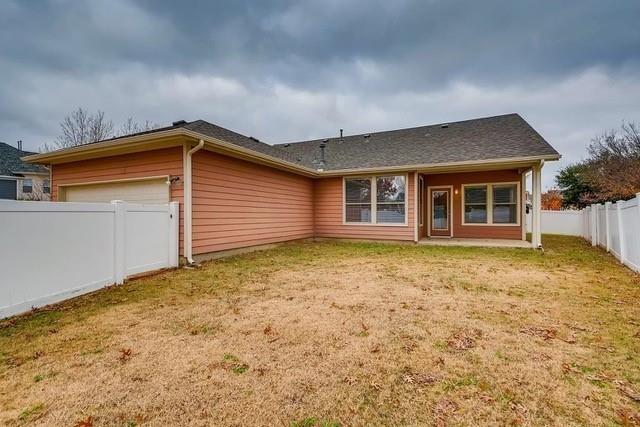 Building Photo - 1400 Chestnut Dr