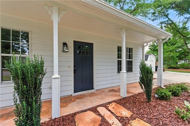 Building Photo - 180 Summit Ave SE