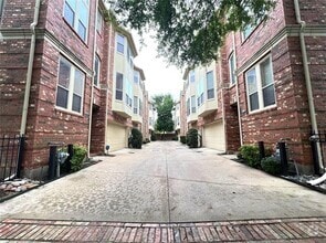 Building Photo - 4330 Holland Ave